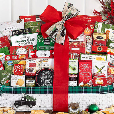 Holiday Extravaganza: Gourmet Christmas Gift Basket - GreatArrivals