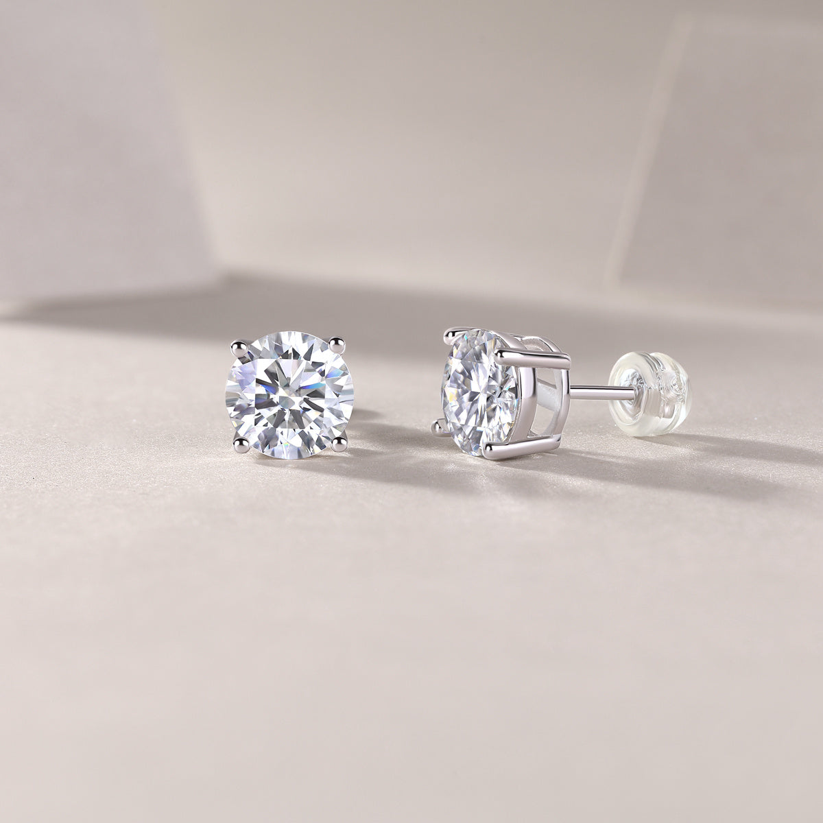 Luxury Fashion Classic Moissanite Silver Stud Earrings