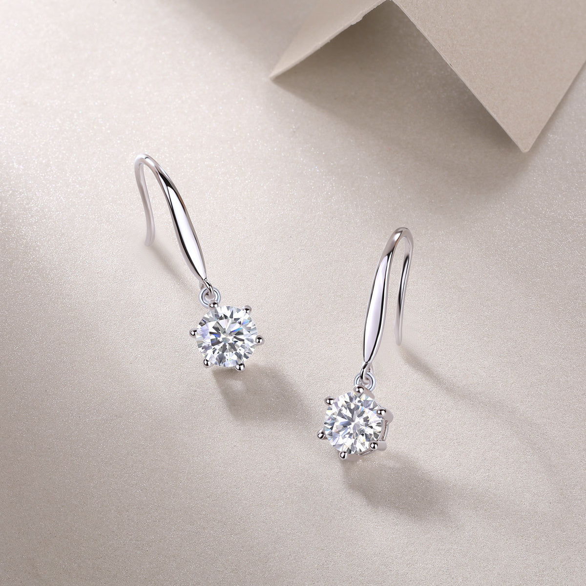 Jumping Wind Inlaid Moissanite Silver Earrings Luxury Fashion Diamond Earrings