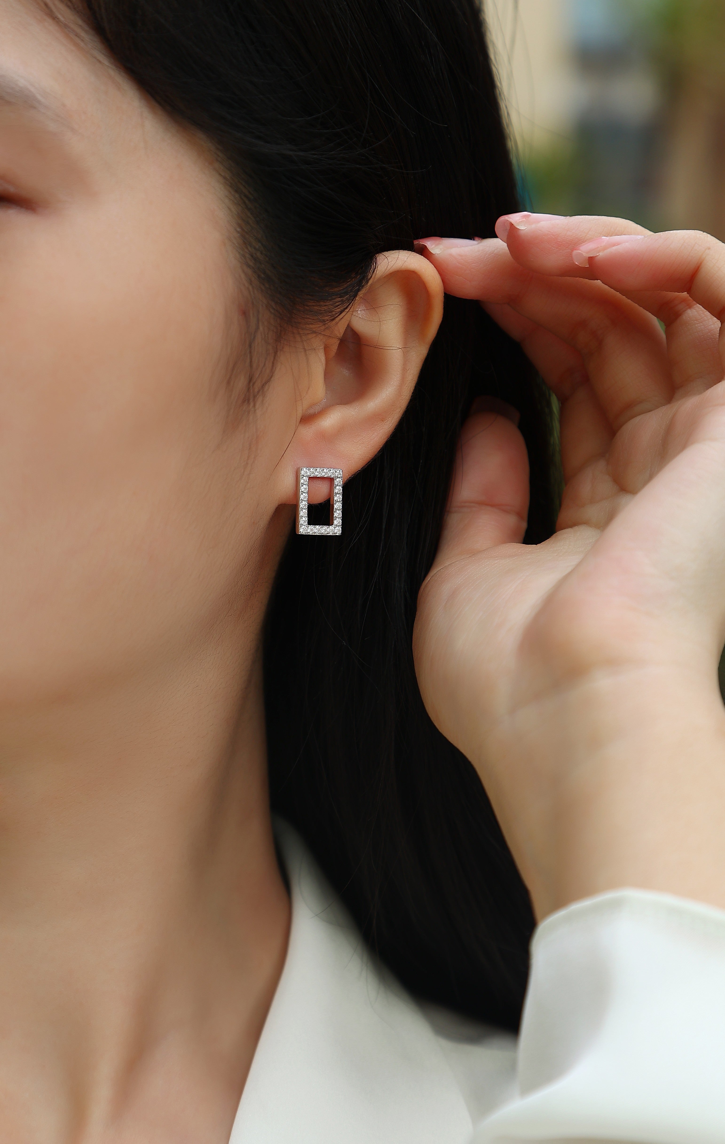 In Full Swing - Fashionable And Affordable Jewelry With Moissanite S925 Sterling Silver And Platinum-plated Stud Earrings