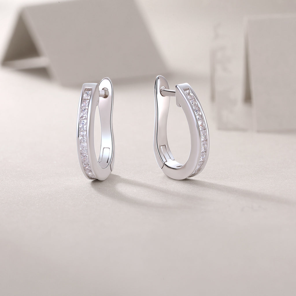 Touch Tenderness - Fashionable And Luxurious Diamond Jewelry Earrings Set With Moissanite S925 Sterling Silver And Platinum-plated Stud Earrings