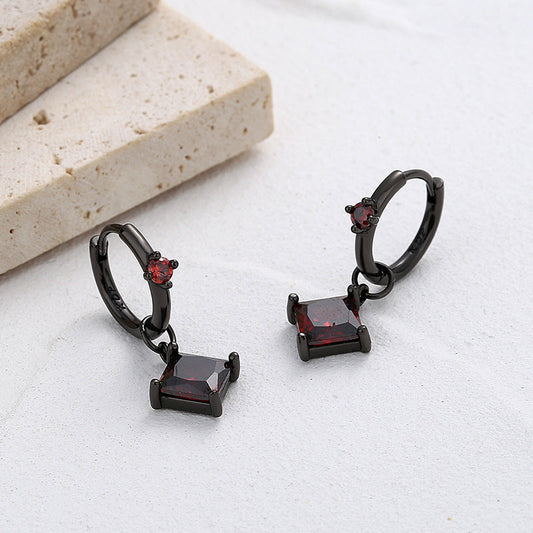 Ins Wears Cool Black Gold Earrings In Duplicate - 4 - CJ