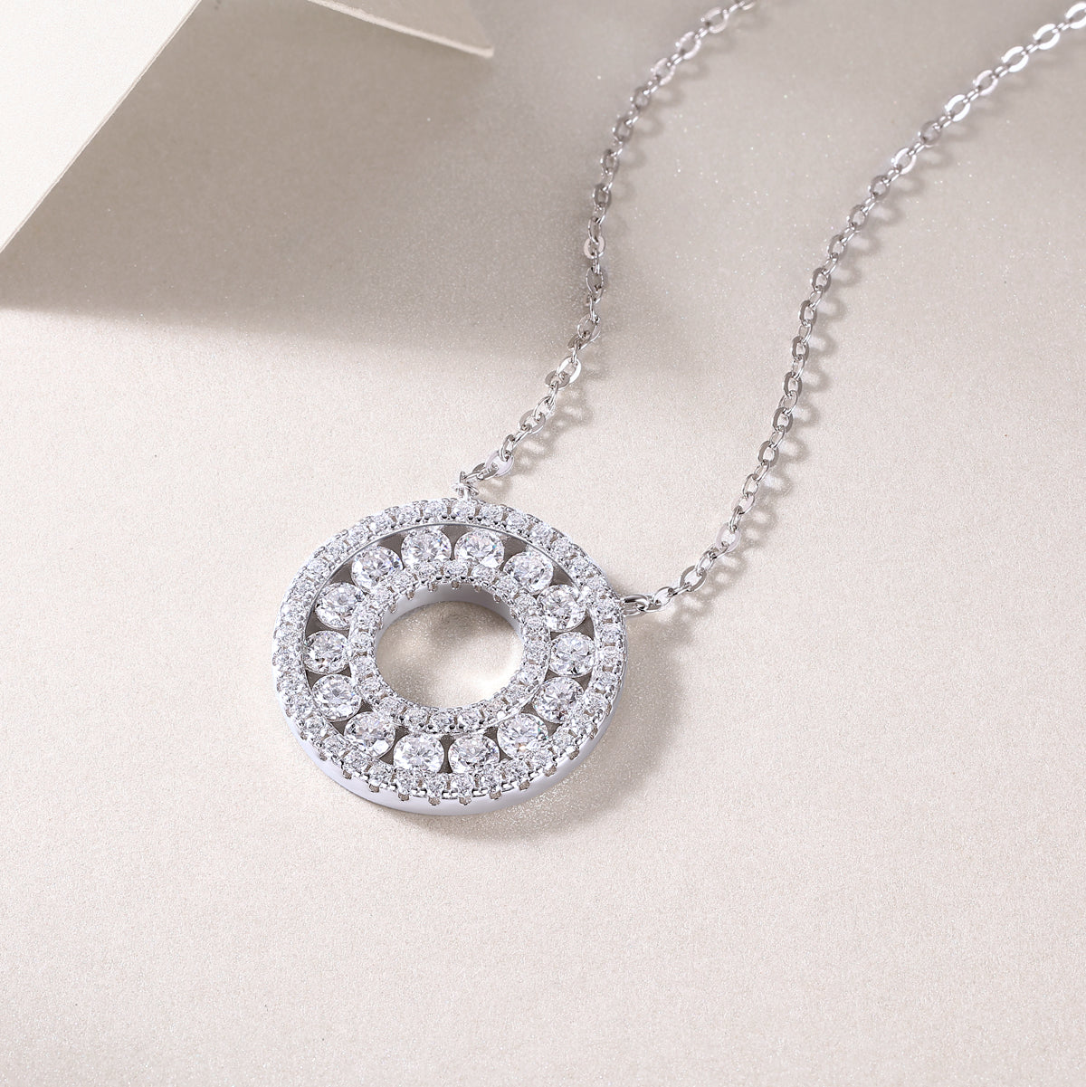 1Reciprocating - A Fashionable And Luxurious Diamond Jewelry Pendant Set With Moissanite S925 Sterling Silver Prohibit TikTok sales - 5 - CJ