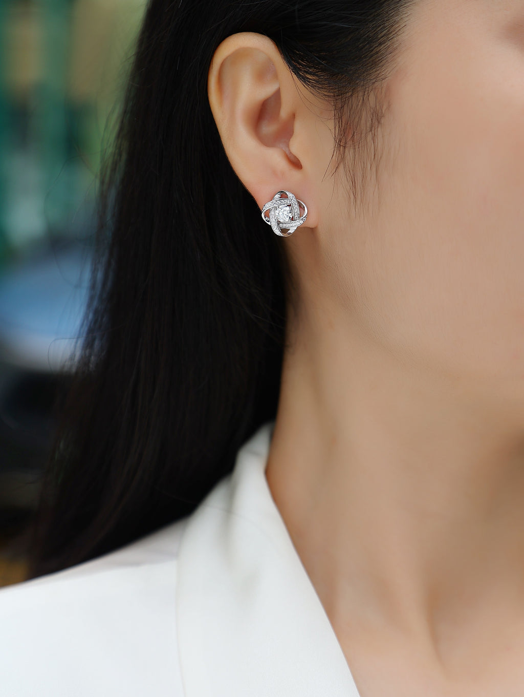 Hope Beam - A Fashionable And Luxurious Diamond Jewelry Piece Set With Half-carat Moissanite S925 Sterling Silver And Platinum-plated Stud Earrings