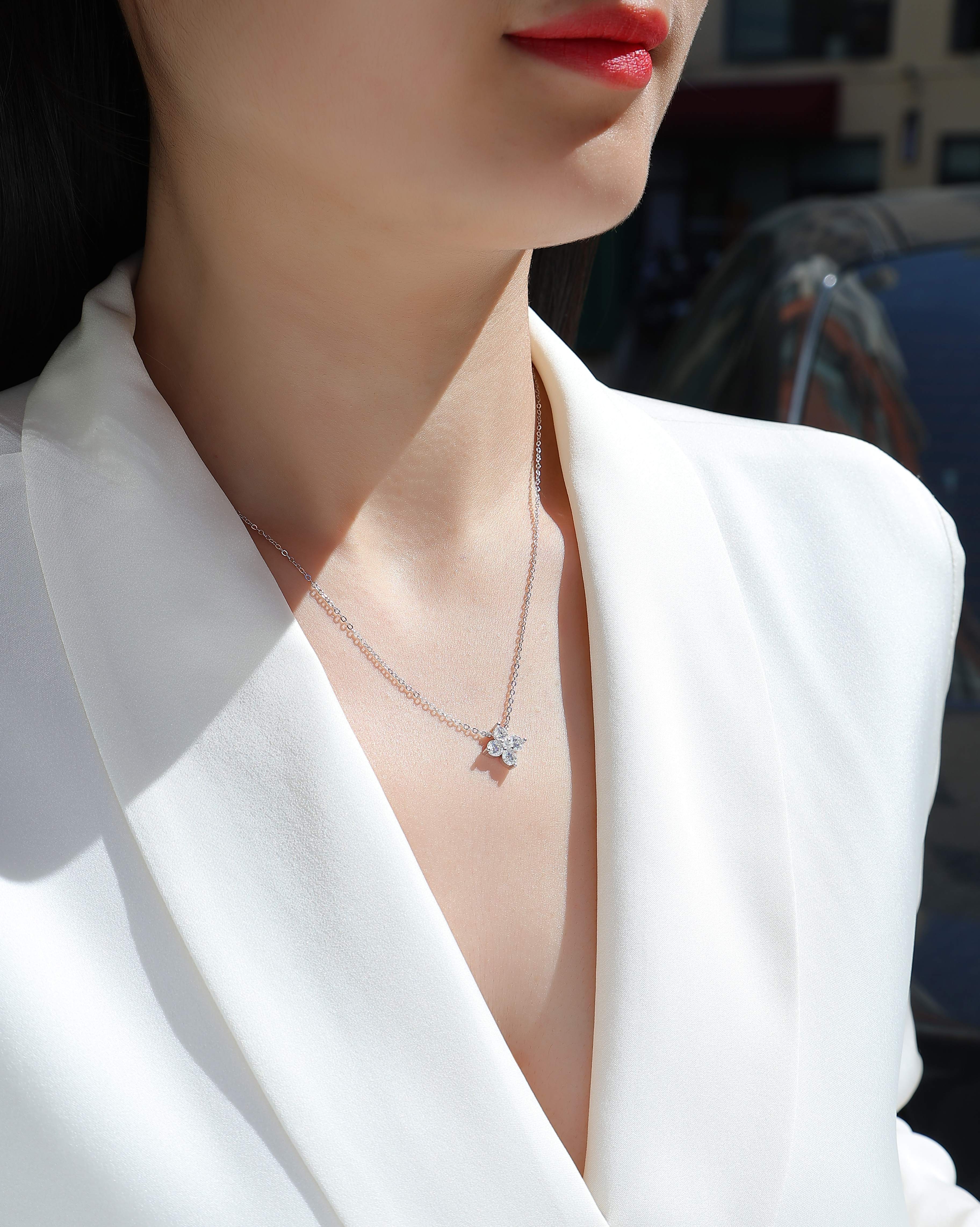 1Lucky Four - leaf Clover - A Fashionable And Luxurious Diamond Jewelry Pendant Set With Moissanite S925 Sterling Silver And Platinum Plating Prohibit TikTok sales - 5 - cj