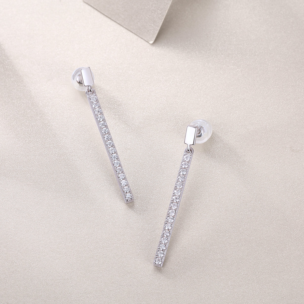 1Jumping Diamond Set Moissanite Silver Earrings Luxury Fashion Diamond Earrings Stud Earrings Prohibit TikTok sales - 5 - cjdropshipping