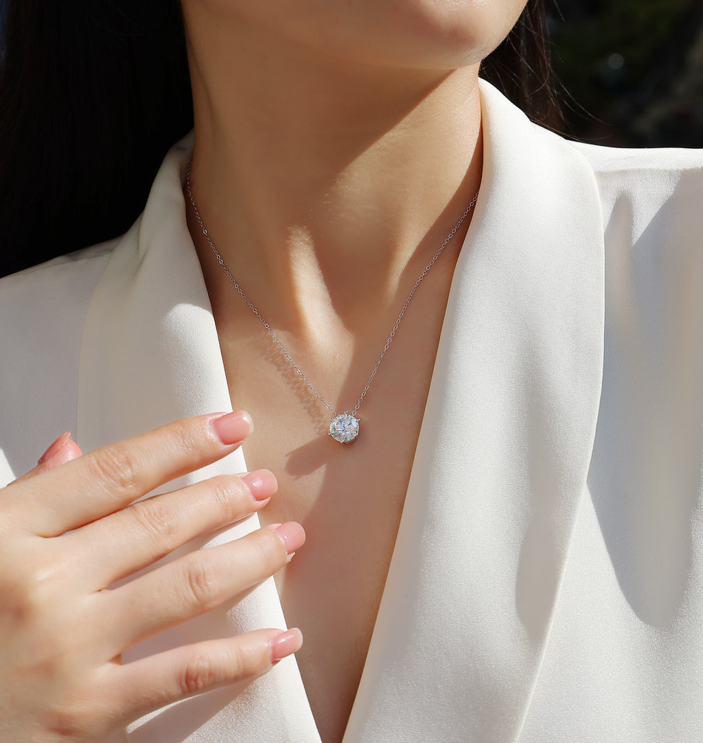 Afternoon Rose - A Fashionable And Luxurious Diamond Jewelry Pendant Set With 1-carat, 2-carat And 3-carat Moissanite S925 Sterling Silver And Platinum Plating