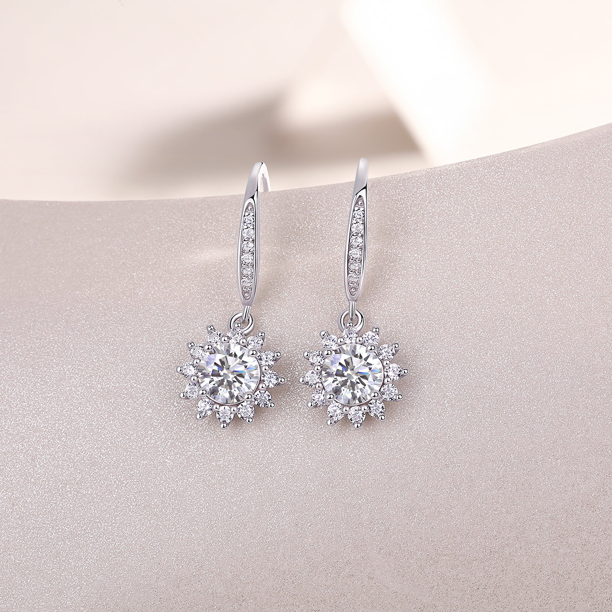1Qingcheng - A Fashionable And Luxurious Diamond Jewelry Accessory Set With Half - carat Moissan Diamond S925 Sterling Silver And Platinum - plated Stud Earrings Prohibit TikTok sales - 5 - cjdropshipping