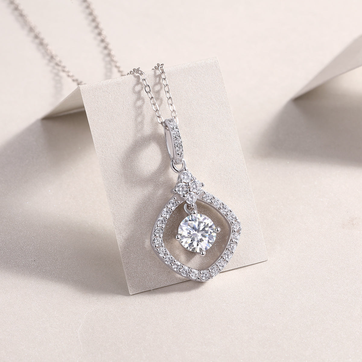 1Starlight Heart - to - Heart - A Fashionable And Luxurious Diamond Jewelry Pendant Set With 1 - carat Moissan Diamond S925 Sterling Silver And Platinum Plating Prohibit TikTok sales - 5 - CJ