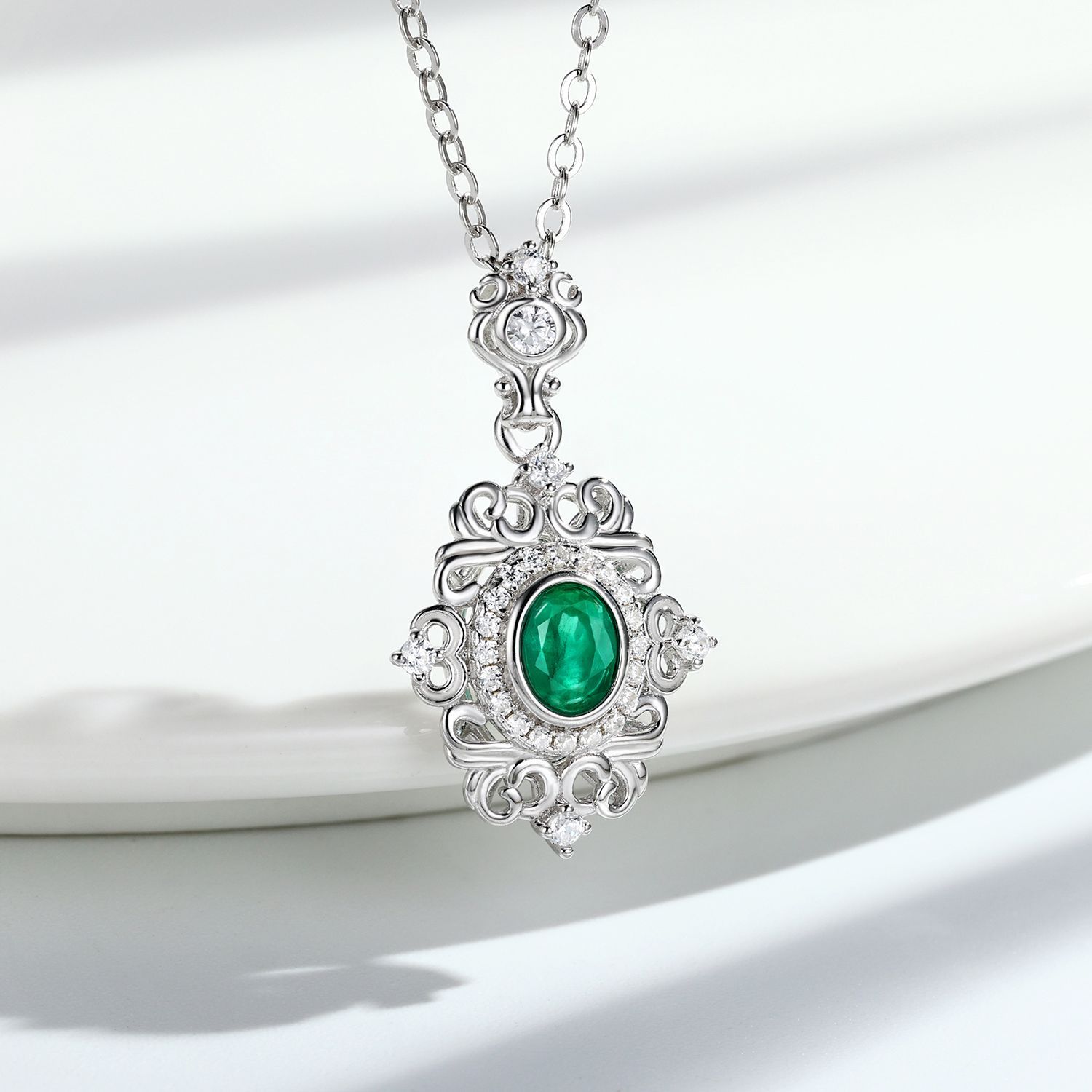 Natural Emerald Necklace Female Vintage Lace Design S925 Silver Inlaid Gem Pendant - 4 - https://x.com/titan_prim62775J