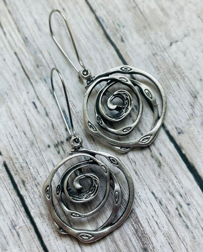 European And American Retro Style Flower Cutout Pendant Style Earrings - 0 - CJ